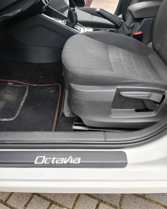 Skoda Octavia cena 34500 przebieg: 294000, rok produkcji 2013 z Sobótka małe 596